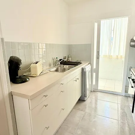 Le Serena Vue Et Garage Daire